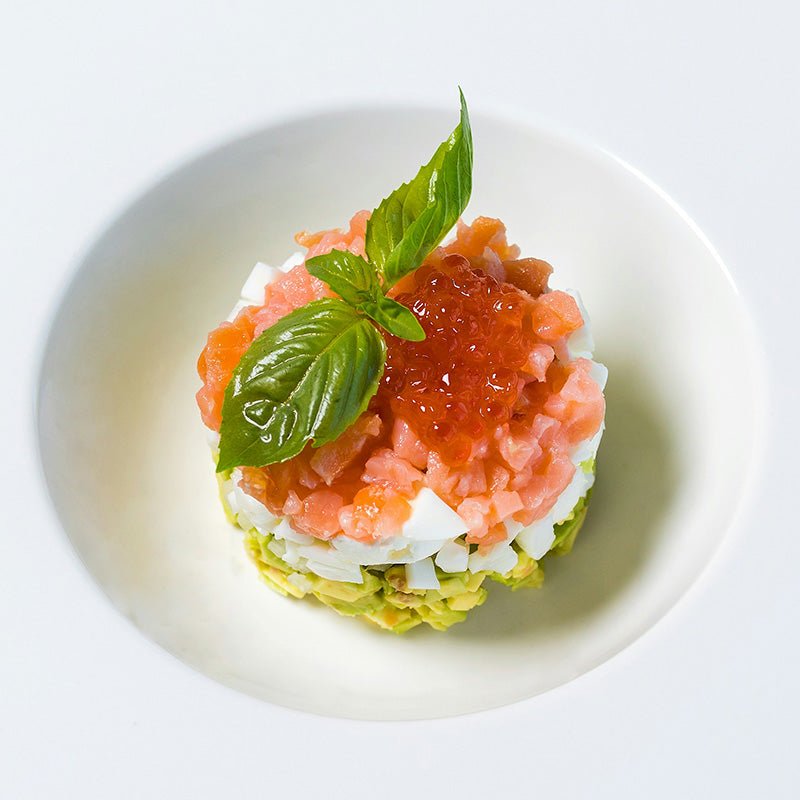 Tartare de saumon, avocat et sauce citron : fraîcheur et gourmandise